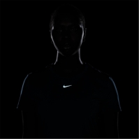 Nike Dri-FIT One Standard Fit Short-Sleeve Top dama