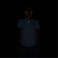 Nike Dri-FIT One Standard Fit Short-Sleeve Top dama