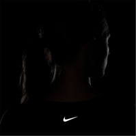 Nike One Fitted Dri-FIT Short-Sleeve Top dama