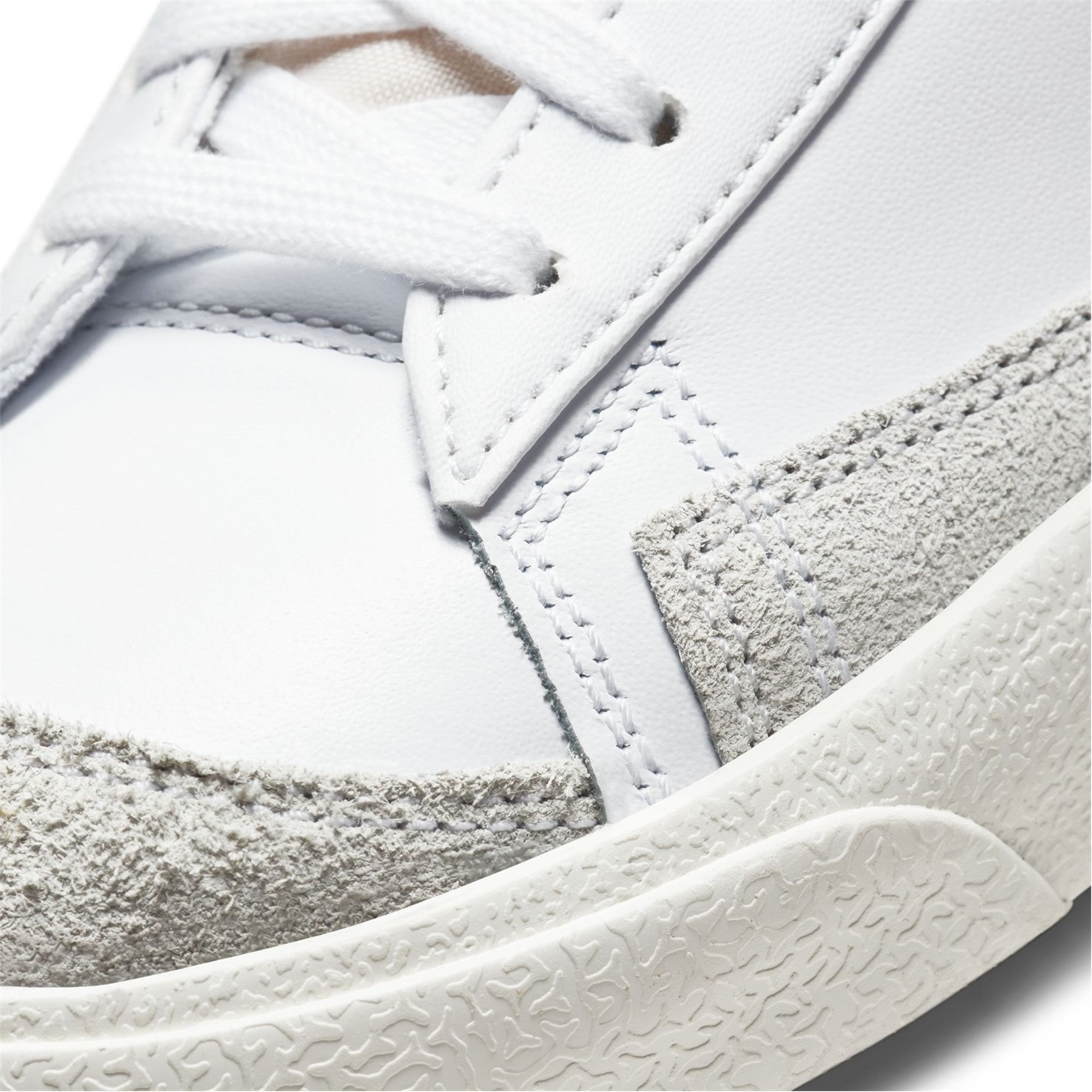 Pantof sport Nike Blazer Mid 77 Hi Top