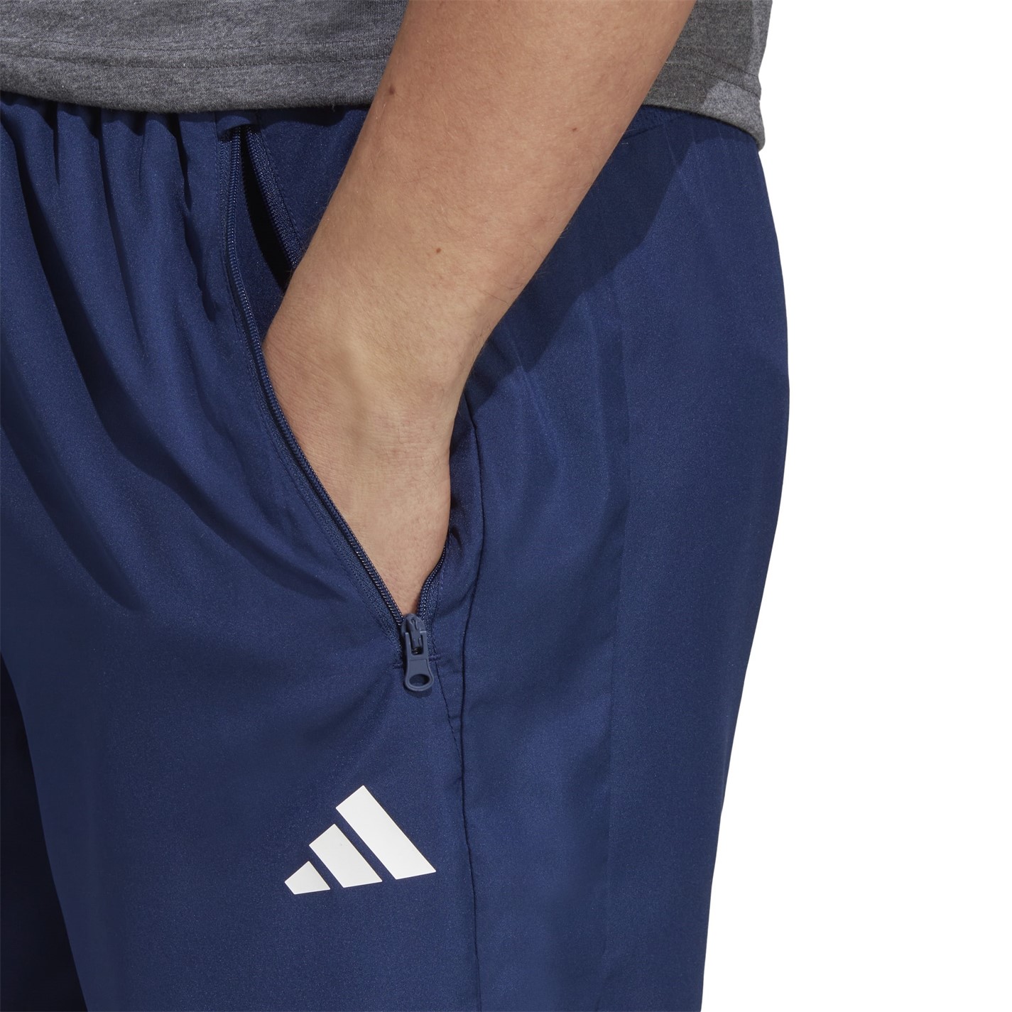 Pantalon scurt Combat adidas Train Essentials Woven Training barbat