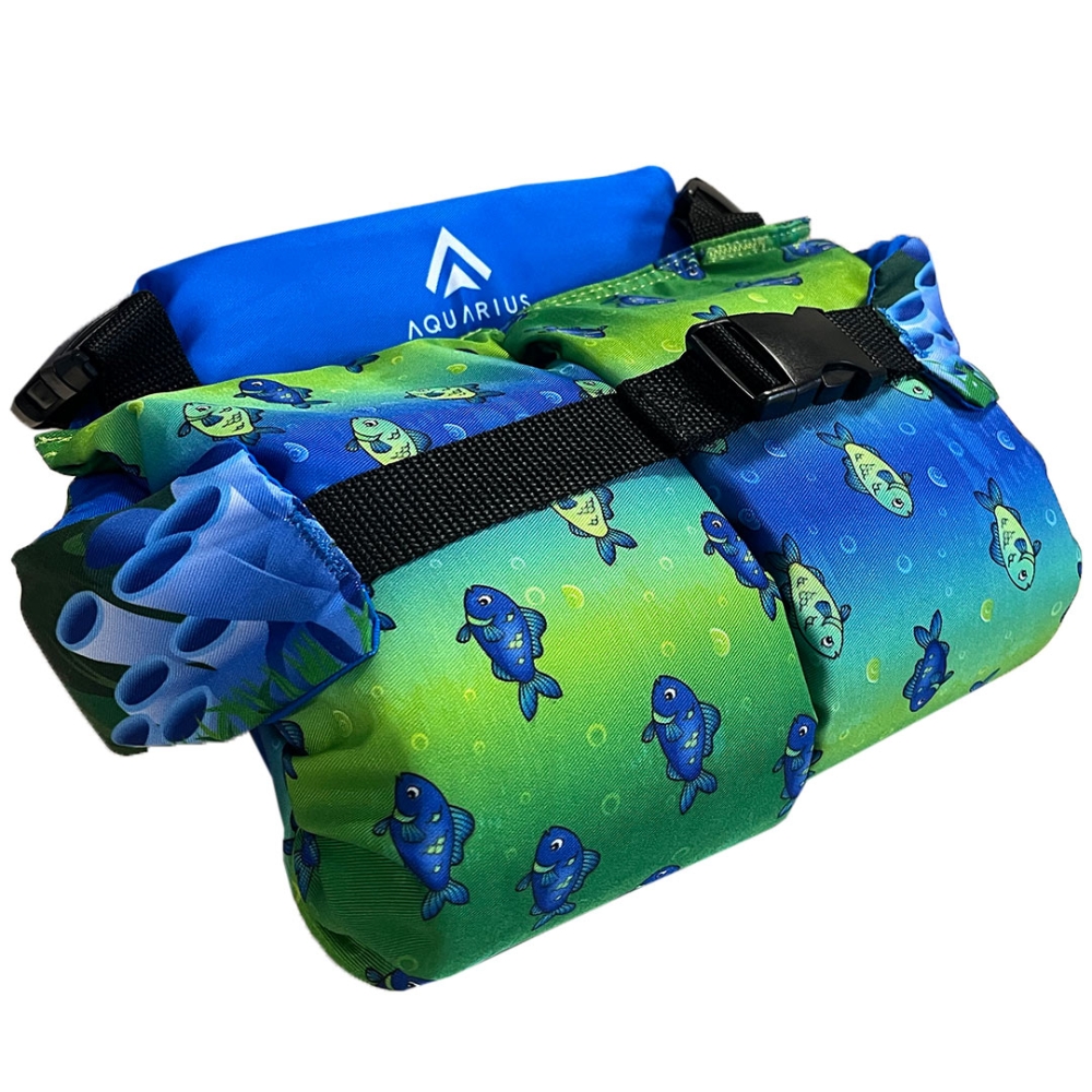 Aquarius Puddle Jumper shark with fish