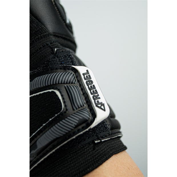 Reusch Attrakt Freege 99