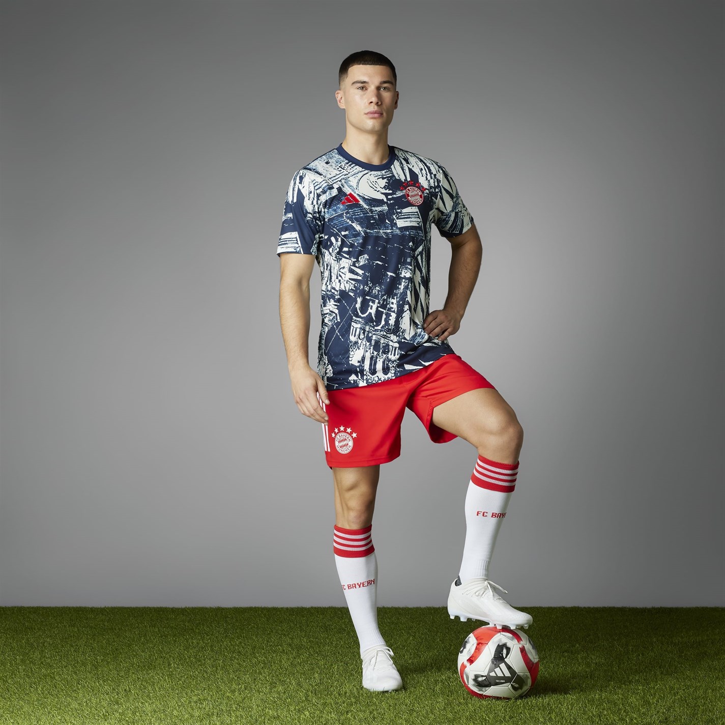 Camasa adidas Bayern Munich Pre-Match 2023/2024 barbat