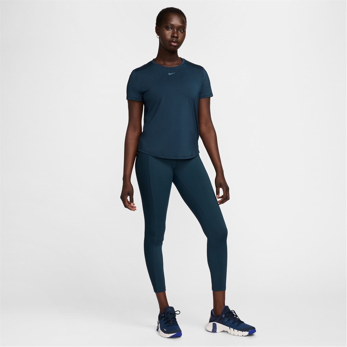 Nike Dri-FIT One Standard Fit Short-Sleeve Top dama